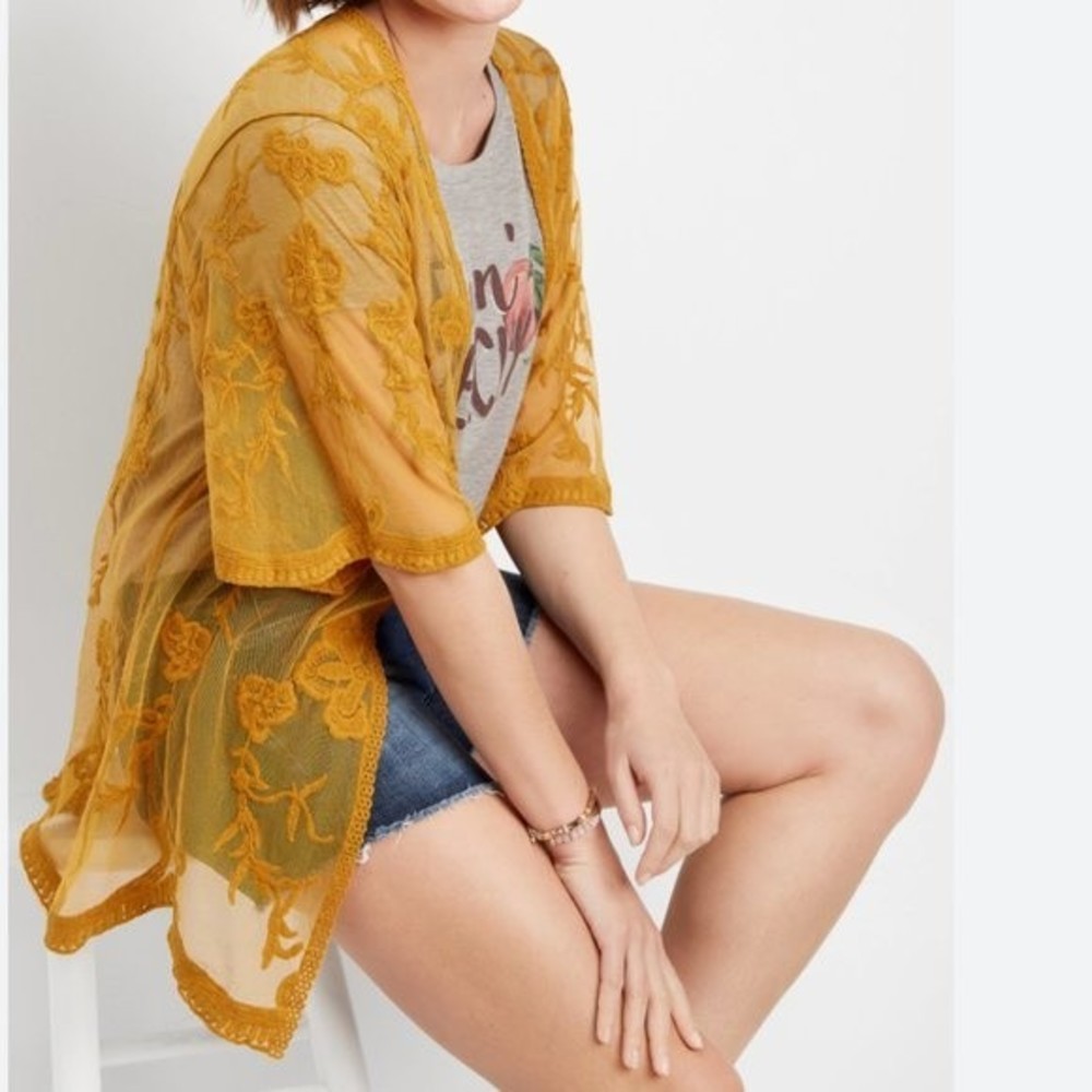 EUC Maurices Golden Yellow Lace Kimono Size L/XL